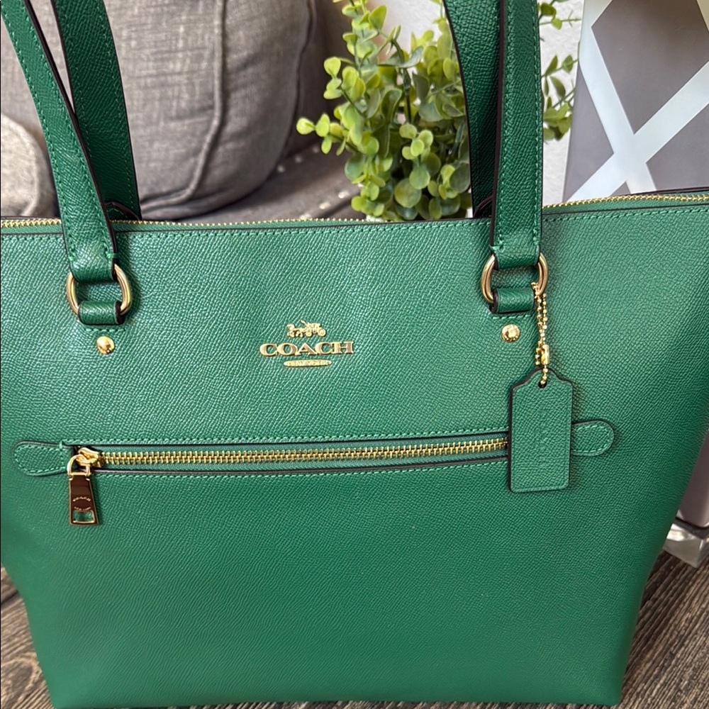 Coach Gallery Tote Green - Picture 2 of 12